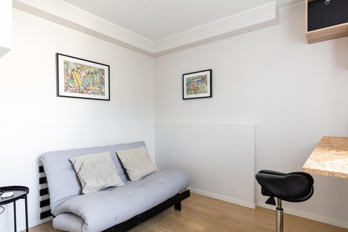 Apartment Lovely Two Bedroom Close To Metro